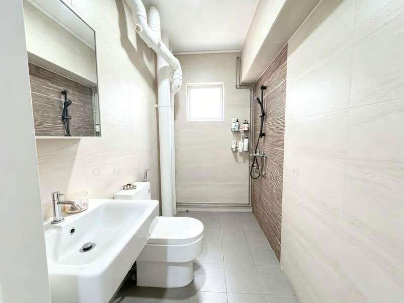 309 Canberra Road, 309 Canberra Road, 4 Bedrooms, 1,518 sqft, HDB Flat For Sale, by Ong Jia Xuan, 500216394 - Bathroom - PropertyGuru.com.sg