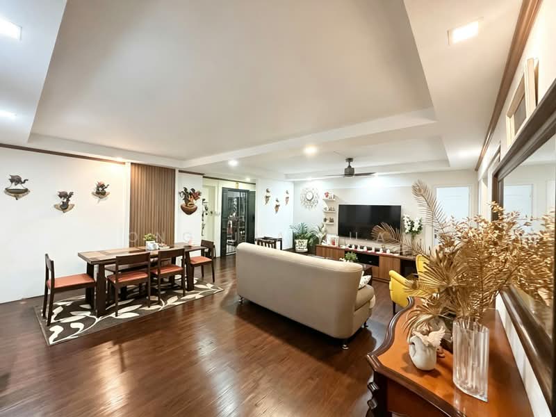 309 Canberra Road, 309 Canberra Road, 4 Bedrooms, 1,518 sqft, HDB Flat For Sale, by Ong Jia Xuan, 500216394 - Living Room - PropertyGuru.com.sg