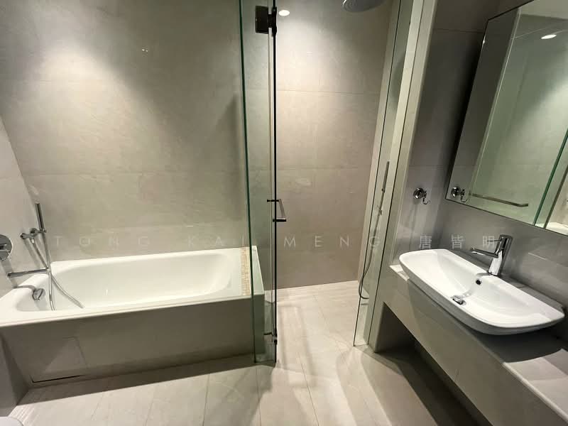 Fulcrum, 33 Fort Road, 5 Bedrooms, 4,865 sqft, Condominium For Rent, by Tong Kai Meng 唐皆明, 500216400 - Bathroom - PropertyGuru.com.sg