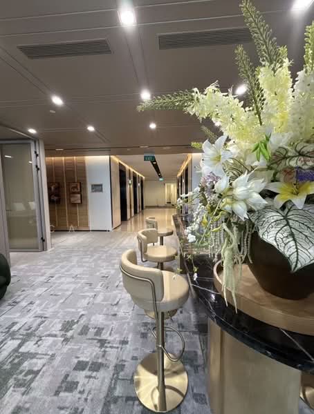 Suntec City Tower, 6 Temasek Boulevard, 986 sqft, Office For Rent, by Catherine Ea, 500216404 - Corridor - CommercialGuru.com.sg