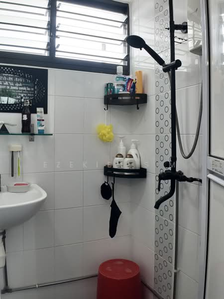 101 Bedok Reservoir Road, 101 Bedok Reservoir Road, 3 Bedrooms, 1,033 sqft, HDB Flat For Sale, by Ezekiel Sim, 500216406 - Bathroom - PropertyGuru.com.sg