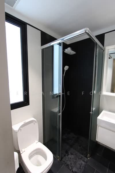 Village @ Pasir Panjang, 463 Pasir Panjang Road, 3 Bedrooms, 1,561 sqft, Condominium For Sale, by Terrance Foo, 500216427 - Bathroom - PropertyGuru.com.sg