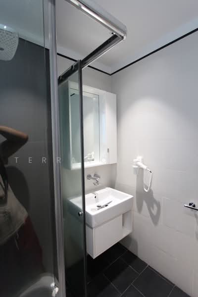 Village @ Pasir Panjang, 463 Pasir Panjang Road, 3 Bedrooms, 1,561 sqft, Condominium For Sale, by Terrance Foo, 500216427 - Bathroom - PropertyGuru.com.sg