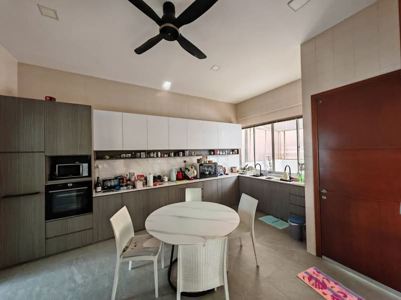 RESORT-STYLE SEMI-DETACHED HOME IN THE HEART OF SERANGOON GARDEN ESTATE, Crowhurst Drive, 6 Bedrooms, 6,200 sqft, Semi-Detached House For Sale, by Yee Wen, 500216434 - Kitchen - PropertyGuru.com.sg