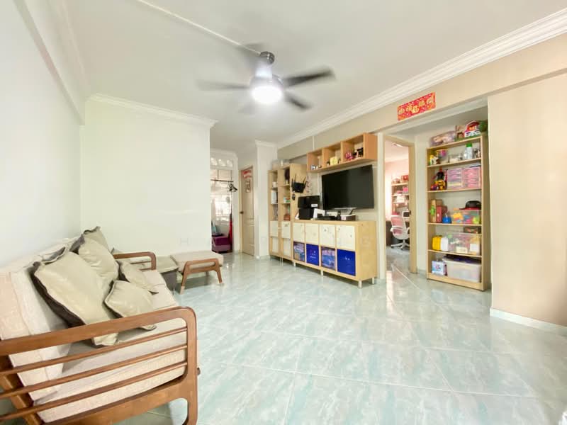 343 Ang Mo Kio Avenue 3, 343 Ang Mo Kio Avenue 3, 3 Bedrooms, 1,055 sqft, HDB Flat For Sale, by Harry Ng, 500216444 - Living Room - PropertyGuru.com.sg