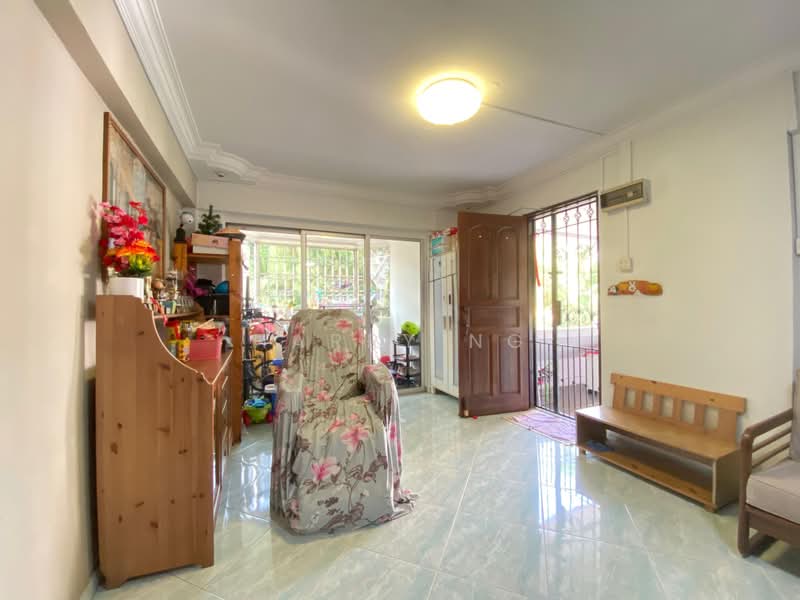 343 Ang Mo Kio Avenue 3, 343 Ang Mo Kio Avenue 3, 3 Bedrooms, 1,055 sqft, HDB Flat For Sale, by Harry Ng, 500216444 - Living Room - PropertyGuru.com.sg