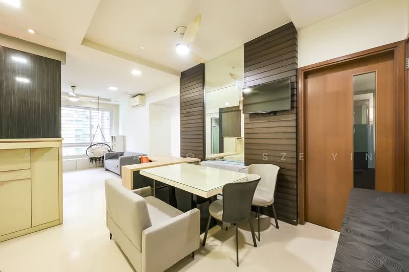 Park Green, 2 Rivervale Link, 3 Bedrooms, 1,367 sqft, Condominium For Sale, by Athalia Soon Sze Yin, 500216451 - Living Room - PropertyGuru.com.sg