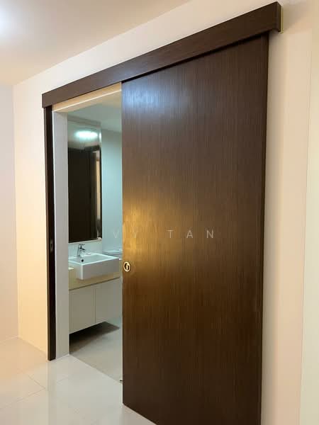 Siglap V, 2 First Street, 1 Bedroom, 517 sqft, Condominium For Rent, by Ivy Tan, 500216471 - Bathroom - PropertyGuru.com.sg