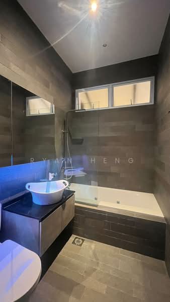 Just Listed! Charming Detached Home with Huge Garden | 5 Bedrooms | Move-In Ready, , 5 Bedrooms, 3,200 sqft, Detached House For Rent, by Ryan Heng, 500216478 - Bathroom - PropertyGuru.com.sg