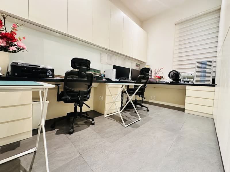 Just Listed! Charming Detached Home with Huge Garden | 5 Bedrooms | Move-In Ready, , 5 Bedrooms, 3,200 sqft, Detached House For Rent, by Ryan Heng, 500216478 - Study - PropertyGuru.com.sg
