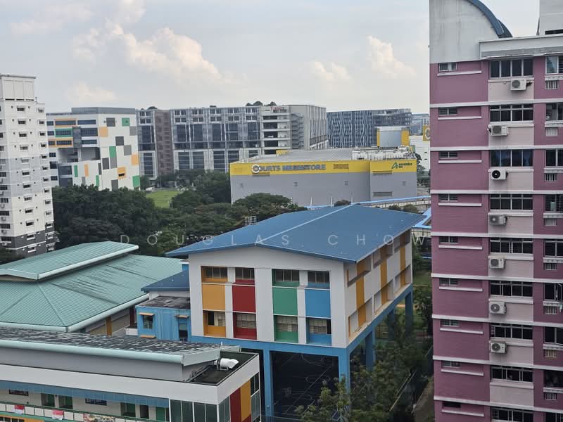 765 Pasir Ris Street 71, 765 Pasir Ris Street 71, 4 Bedrooms, 1,367 sqft, HDB Flat For Sale, by Douglas Chow, 500216479 - Exterior - PropertyGuru.com.sg