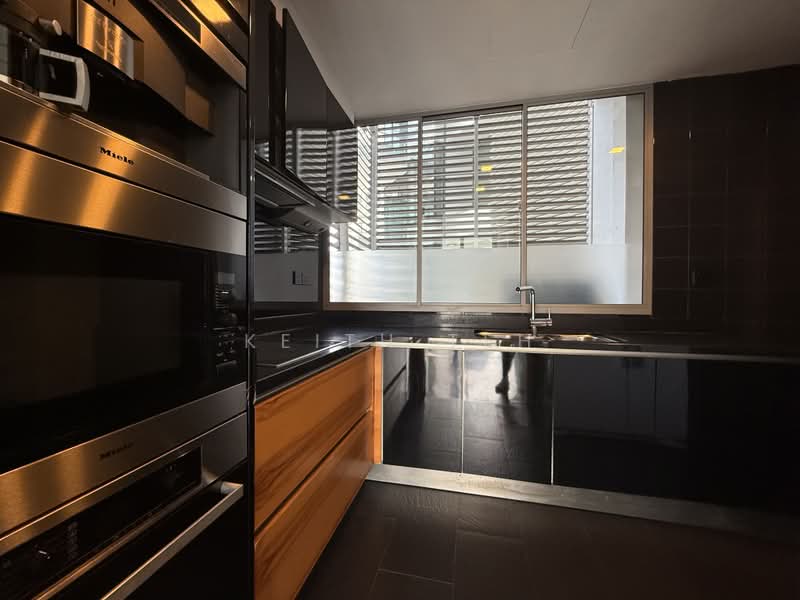 Helios Residences, 15 Cairnhill Circle, 3 Bedrooms, 1,281 sqft, Condominium For Rent, by Keith Teh, 500216481 - Kitchen - PropertyGuru.com.sg