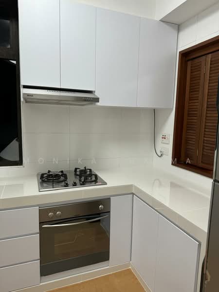 Mandarin Gardens, 7 Siglap Road, 3 Bedrooms, 1,572 sqft, Condominium For Rent, by Monika Sharma, 500216488 - Kitchen - PropertyGuru.com.sg