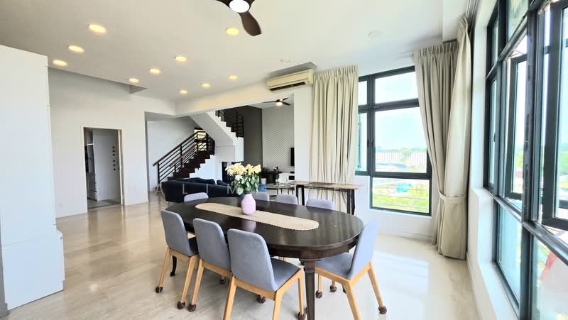 Laguna 88, 44 Eastwood Road, 4 Bedrooms, 2,368 sqft, Condominium For Sale, by Halim Gafoor, 500216495 - Dining room for hosting more guests - PropertyGuru.com.sg