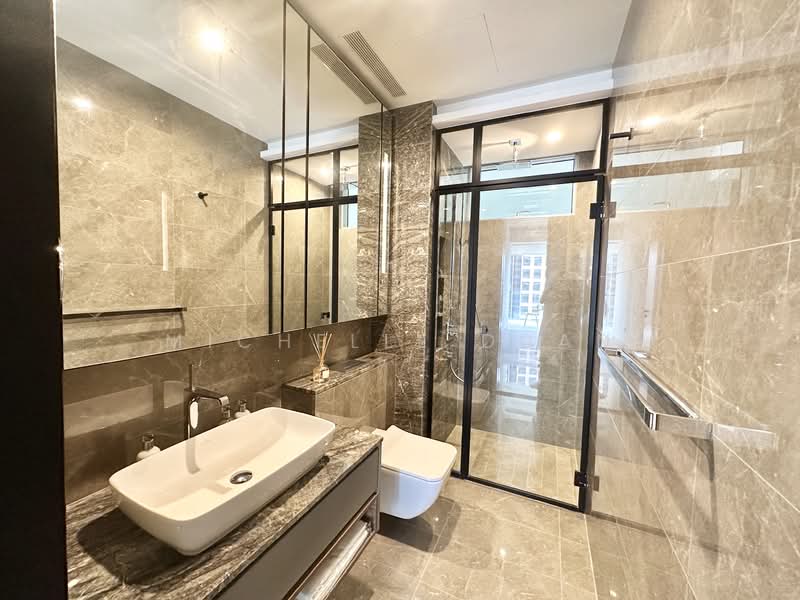 Boulevard 88, 86 Orchard Boulevard, 2 Bedrooms, 1,313 sqft, Condominium For Sale, by Michelle Duan, 500216496 - Bathroom - PropertyGuru.com.sg