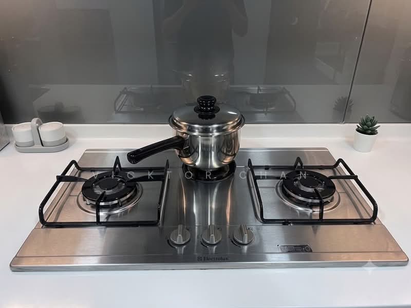 D'Nest, 133 Pasir Ris Grove, 4 Bedrooms, 1,636 sqft, Condominium For Sale, by Vicktor Chan, 500216502 - Kitchen - PropertyGuru.com.sg