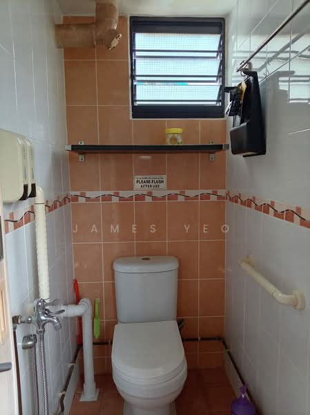 534 Bedok North Street 3, 534 Bedok North Street 3, 2 Bedrooms, 645 sqft, HDB Flat For Sale, by James Yeo, 500216505 - Bathroom - PropertyGuru.com.sg
