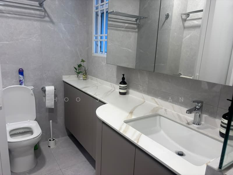 Grand Chateau, 2 Jalan Rajawali, 3 Bedrooms, 1,119 sqft, Condominium For Rent, by Thoo Jean Yean, 500216507 - Bathroom - PropertyGuru.com.sg