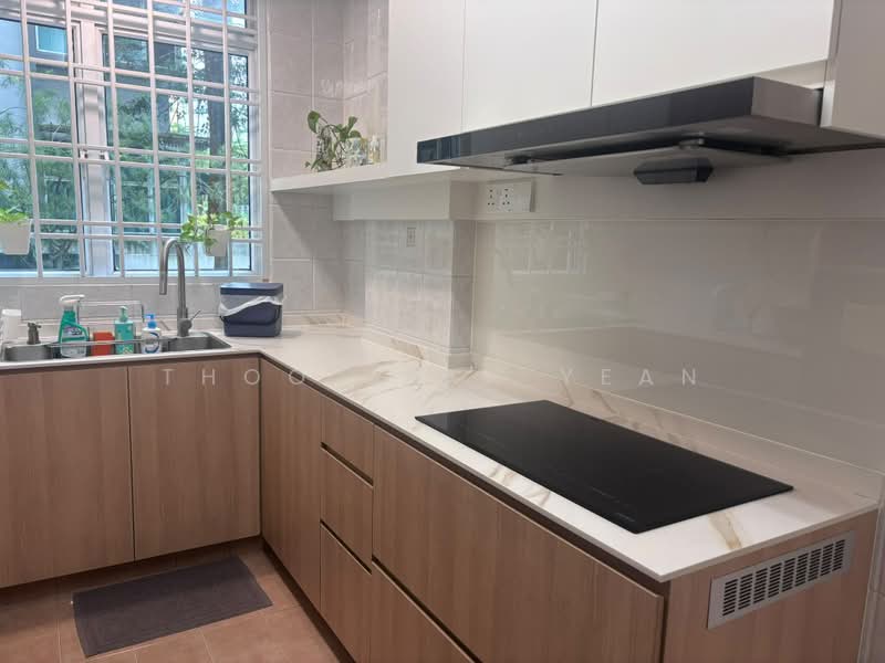 Grand Chateau, 2 Jalan Rajawali, 3 Bedrooms, 1,119 sqft, Condominium For Rent, by Thoo Jean Yean, 500216507 - Kitchen - PropertyGuru.com.sg