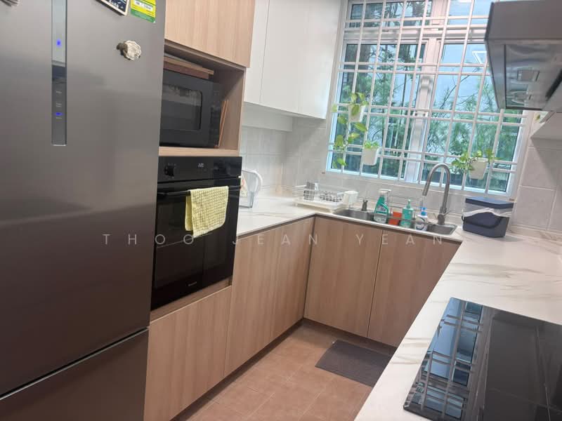 Grand Chateau, 2 Jalan Rajawali, 3 Bedrooms, 1,119 sqft, Condominium For Rent, by Thoo Jean Yean, 500216507 - Kitchen - PropertyGuru.com.sg