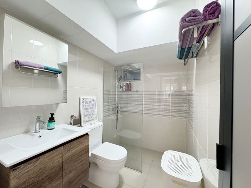 518C Tampines Central 7, 518C Tampines Central 7, 3 Bedrooms, 1,152 sqft, HDB Flat For Sale, by Risdian Isbintara, 500216519 - Bathroom - PropertyGuru.com.sg