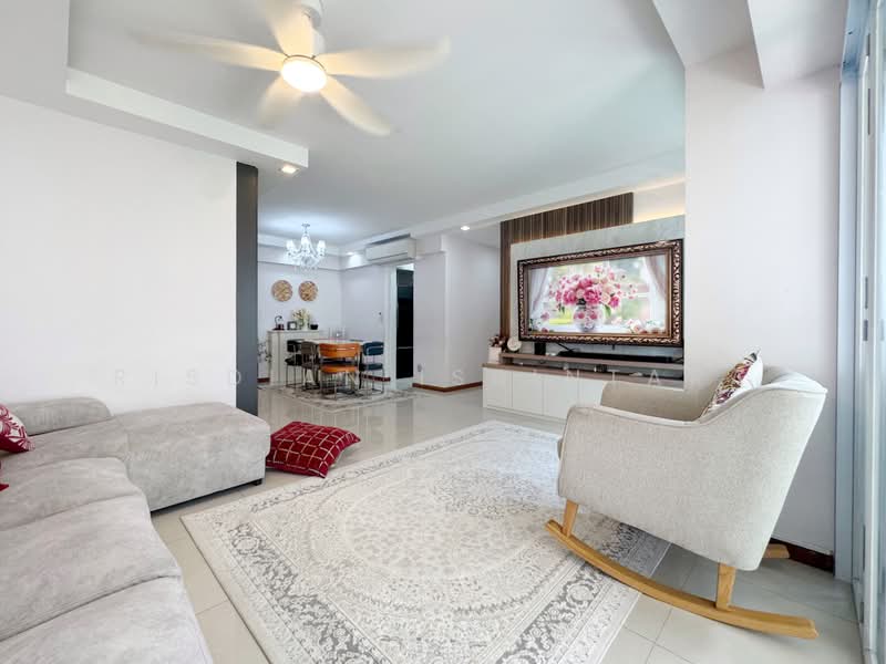 518C Tampines Central 7, 518C Tampines Central 7, 3 Bedrooms, 1,152 sqft, HDB Flat For Sale, by Risdian Isbintara, 500216519 - Living Room - PropertyGuru.com.sg