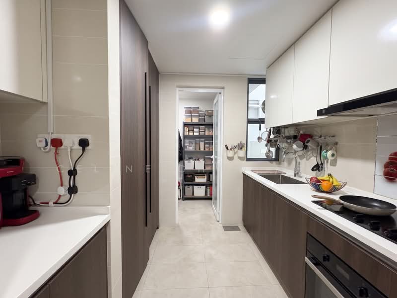 Symphony Suites, 9 Yishun Close, 4 Bedrooms, 1,023 sqft, Condominium For Sale, by Celine Chow 周于琪, 500216524 - Kitchen - PropertyGuru.com.sg
