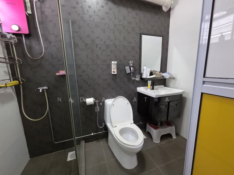 470 Segar Road, 470 Segar Road, 3 Bedrooms, 969 sqft, HDB Flat For Sale, by Nadya Natra, 500216526 - Bathroom - PropertyGuru.com.sg