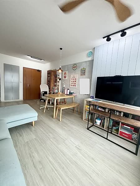 55 Teban Gardens Road, 55 Teban Gardens Road, 3 Bedrooms, 990 sqft, HDB Flat For Sale, by Eric Foo, 500216530 - Living Room - PropertyGuru.com.sg