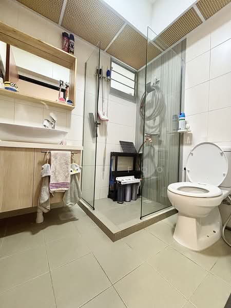 55 Teban Gardens Road, 55 Teban Gardens Road, 3 Bedrooms, 990 sqft, HDB Flat For Sale, by Eric Foo, 500216530 - Bathroom - PropertyGuru.com.sg