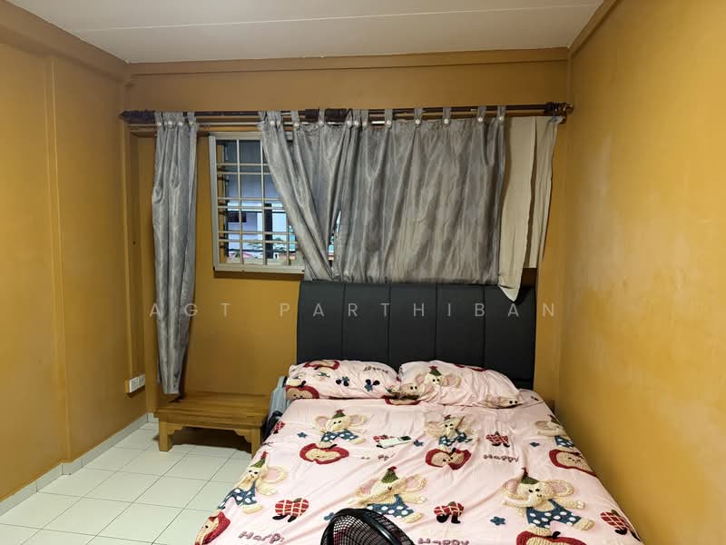303 Yishun Central, 303 Yishun Central, 2 Bedrooms, 786 sqft, HDB Flat For Sale, by Agt Parthiban, 500216533 - Bedroom - PropertyGuru.com.sg