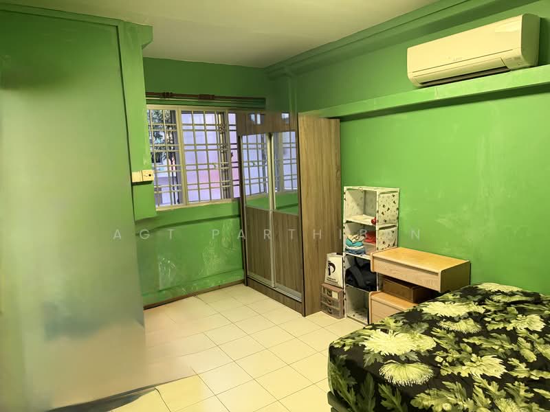 303 Yishun Central, 303 Yishun Central, 2 Bedrooms, 786 sqft, HDB Flat For Sale, by Agt Parthiban, 500216533 - Bedroom - PropertyGuru.com.sg