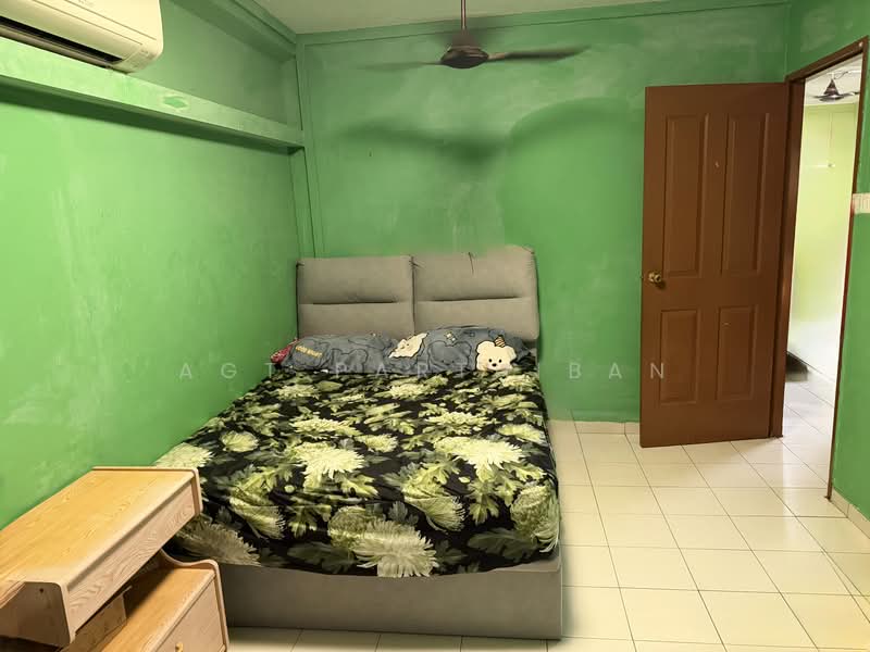 303 Yishun Central, 303 Yishun Central, 2 Bedrooms, 786 sqft, HDB Flat For Sale, by Agt Parthiban, 500216533 - Bedroom - PropertyGuru.com.sg