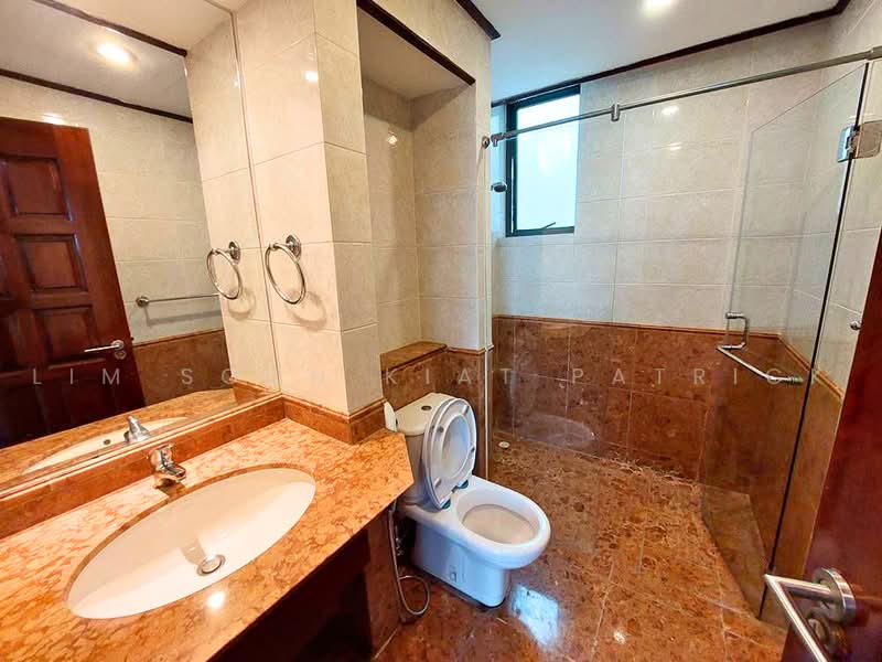 Pebble Bay, 130 Tanjong Rhu Road, 2 Bedrooms, 1,302 sqft, Condominium For Rent, by Lim Soon Kiat Patrick, 500216544 - Bathroom - PropertyGuru.com.sg