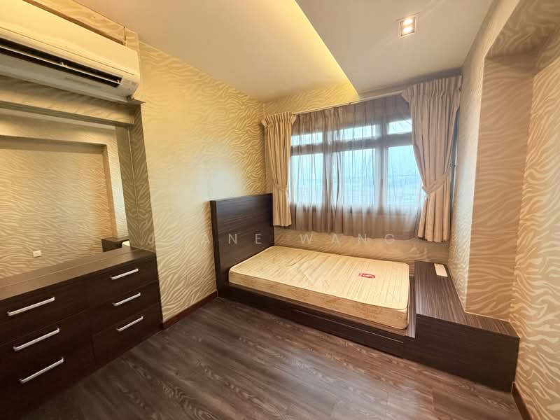 16 Cantonment Close photo 5