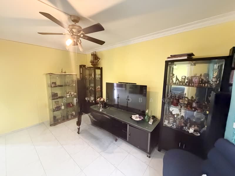 182 Pasir Ris Street 11, 182 Pasir Ris Street 11, 3 Bedrooms, 1,346 sqft, HDB Flat For Sale, by Roy Shoban, 500216571 - Living Room - PropertyGuru.com.sg