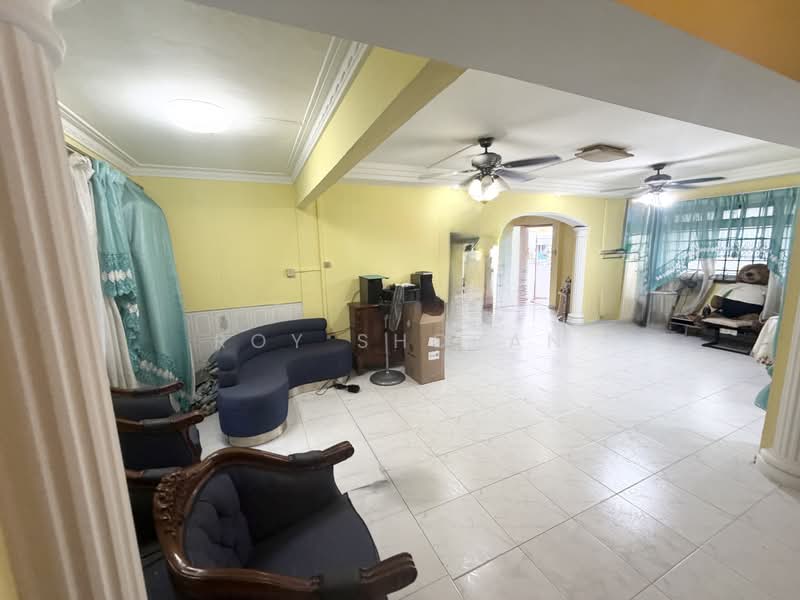 182 Pasir Ris Street 11, 182 Pasir Ris Street 11, 3 Bedrooms, 1,346 sqft, HDB Flat For Sale, by Roy Shoban, 500216571 - Living Room - PropertyGuru.com.sg