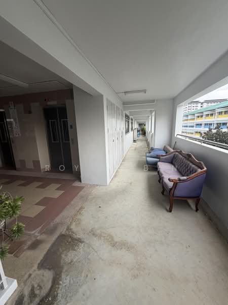 182 Pasir Ris Street 11, 182 Pasir Ris Street 11, 3 Bedrooms, 1,346 sqft, HDB Flat For Sale, by Roy Shoban, 500216571 - Corridor - PropertyGuru.com.sg