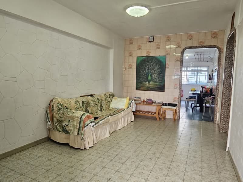 578 Ang Mo Kio Avenue 10, 578 Ang Mo Kio Avenue 10, 2 Bedrooms, 721 sqft, HDB Flat For Sale, by Clara Lian, 500216572 - Living Room - PropertyGuru.com.sg