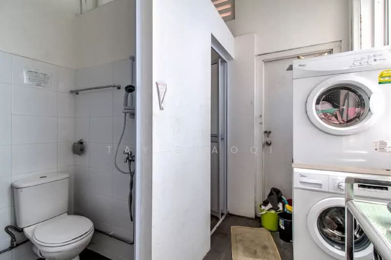 95C Lavender Street, Lavender Street, Room Rental, 140 sqft, Walk-up Apartment For Rent, by Tay Shaoqi, 500216573 - Bathroom - PropertyGuru.com.sg
