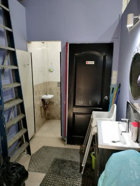 Jalan Besar Main Road Facing F&B Shop Unit, Jalan Besar, 1,500 sqft, Food & Beverage For Rent, by Andy Wee, 500216577 - Bathroom - CommercialGuru.com.sg