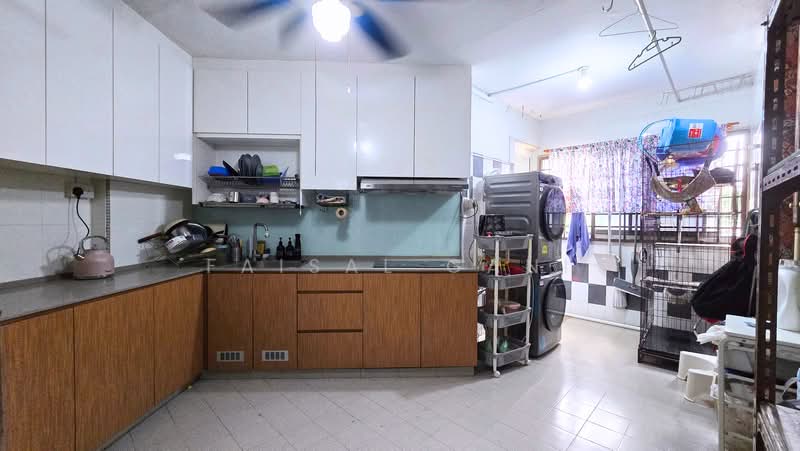 518 Jurong West Street 52, 518 Jurong West Street 52, 3 Bedrooms, 1,216 sqft, HDB Flat For Sale, by Faisal Gani, 500216578 - Kitchen - PropertyGuru.com.sg