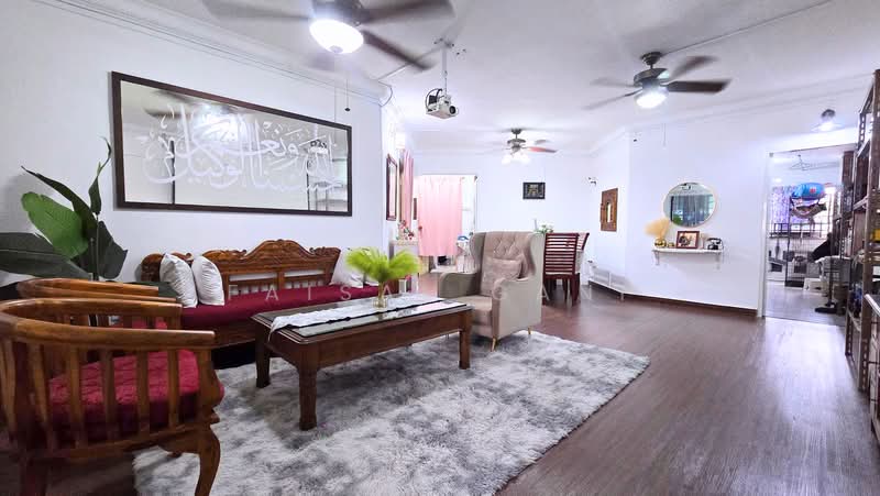 518 Jurong West Street 52, 518 Jurong West Street 52, 3 Bedrooms, 1,216 sqft, HDB Flat For Sale, by Faisal Gani, 500216578 - Living Room - PropertyGuru.com.sg
