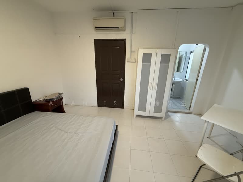 Master Room @ Aljunied MRT, , Room Rental, 170 sqft, Shophouse For Rent, by Alan Tsui 徐先生, 500216583 - Bedroom - PropertyGuru.com.sg