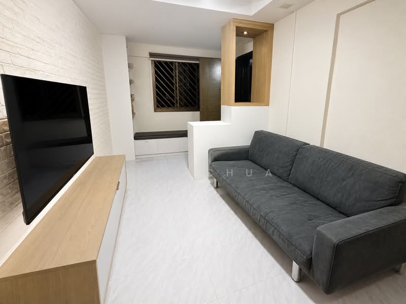 633 Ang Mo Kio Avenue 6, 633 Ang Mo Kio Avenue 6, 2 Bedrooms, 883 sqft, HDB Flat For Sale, by Tien Chua, 500216585 - Living Room - PropertyGuru.com.sg