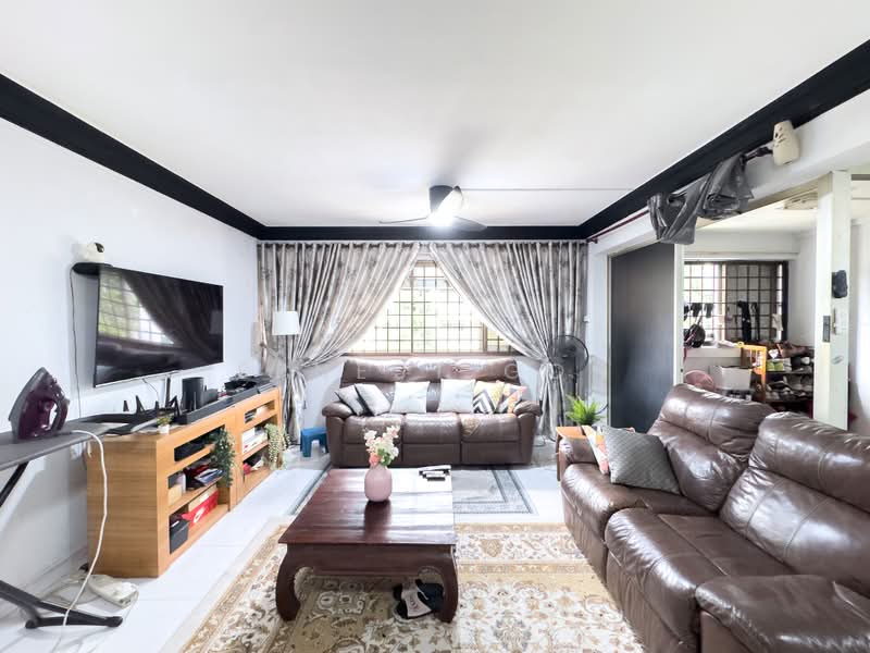 322 Woodlands Street 32, 322 Woodlands Street 32, 3 Bedrooms, 1,313 sqft, HDB Flat For Sale, by Ernest Goh, 500216600 - Living Room - PropertyGuru.com.sg