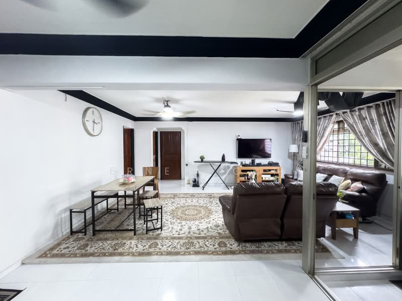 322 Woodlands Street 32, 322 Woodlands Street 32, 3 Bedrooms, 1,313 sqft, HDB Flat For Sale, by Ernest Goh, 500216600 - Living Room - PropertyGuru.com.sg