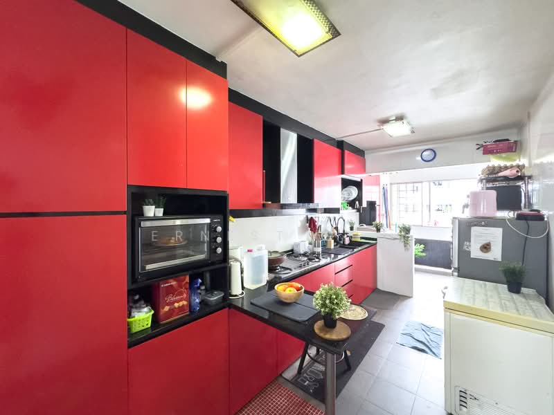 322 Woodlands Street 32, 322 Woodlands Street 32, 3 Bedrooms, 1,313 sqft, HDB Flat For Sale, by Ernest Goh, 500216600 - Kitchen - PropertyGuru.com.sg