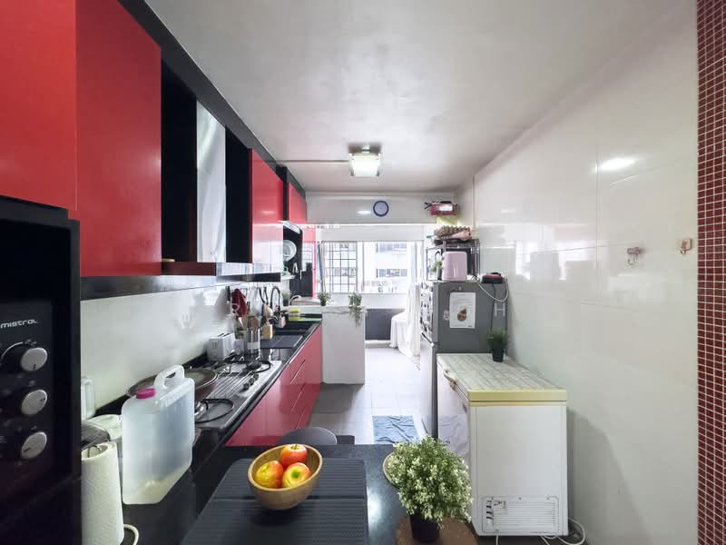 322 Woodlands Street 32, 322 Woodlands Street 32, 3 Bedrooms, 1,313 sqft, HDB Flat For Sale, by Ernest Goh, 500216600 - Kitchen - PropertyGuru.com.sg