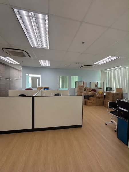 Wcega Tower, 21 Bukit Batok Crescent, 1,969 sqft, Light Industrial (B1) For Rent, by Joanna Lim, 500216605 - Interior - CommercialGuru.com.sg